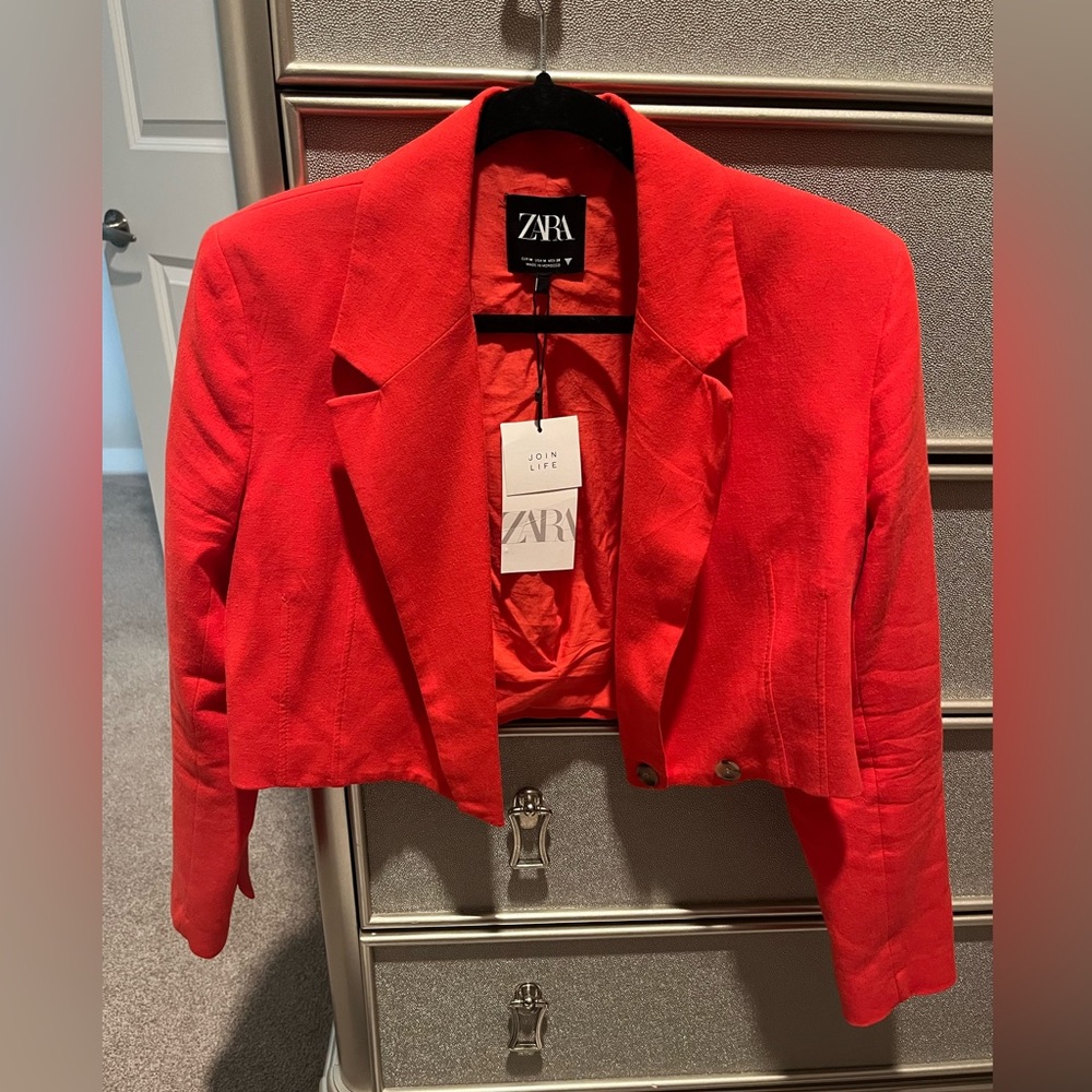 NWT Zara red cropped blazer